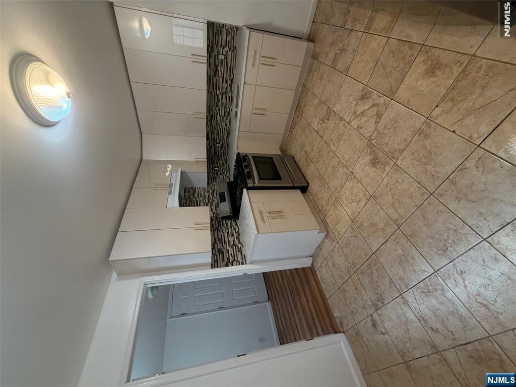 9 Evergreen Avenue 9 - Photo 4