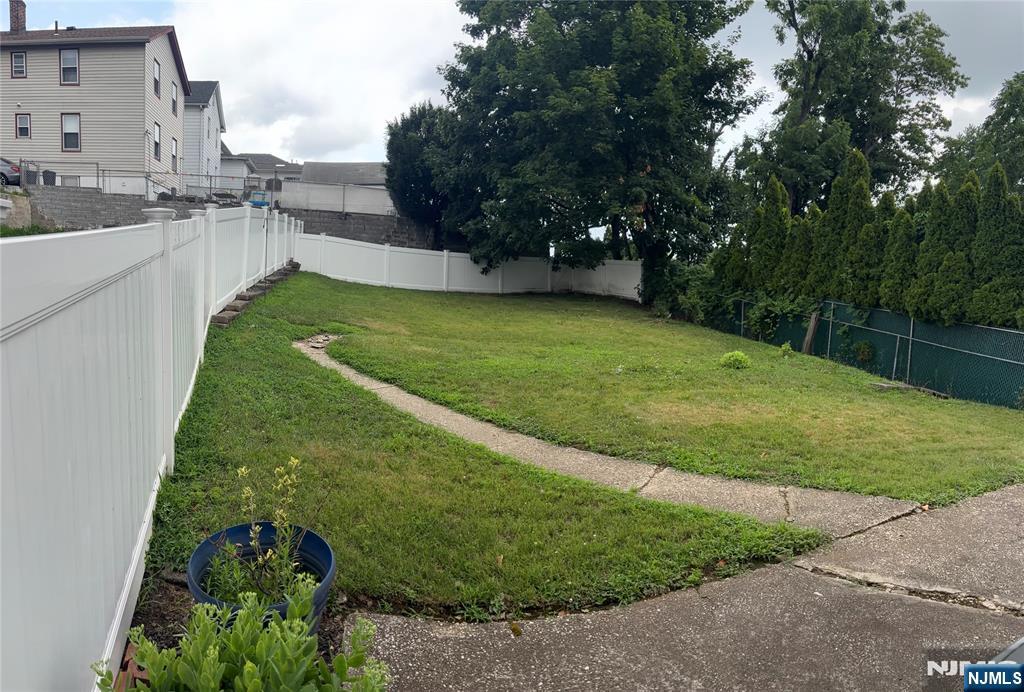 100 Hancox Avenue - Photo 5