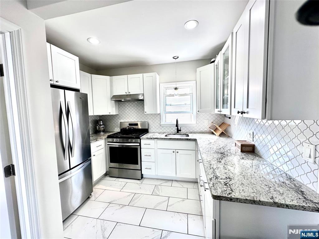 139 Sylvan Avenue - Photo 2
