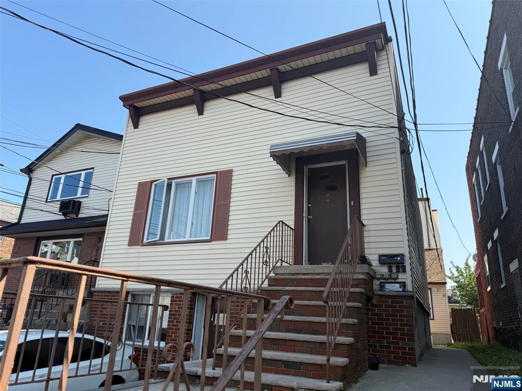 217 Cliff Street 3 - Photo 1