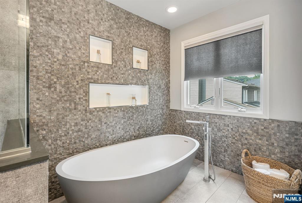 135 Bellair Rd, Ridgewood, NJ 07450