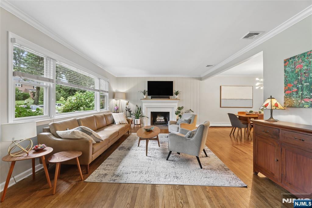 231 Canterbury Drive - Photo 3