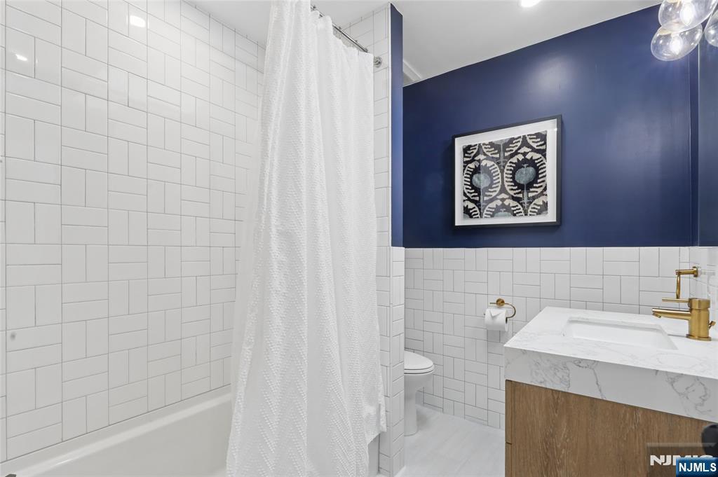 231 Canterbury Drive — photo 26