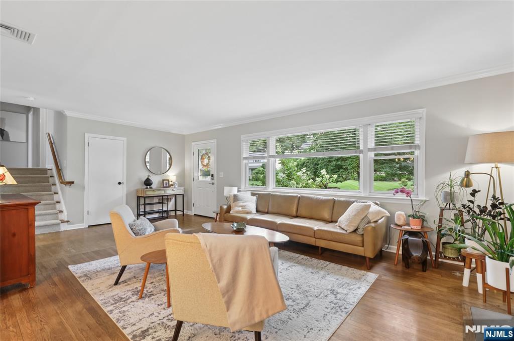 231 Canterbury Drive - Photo 5
