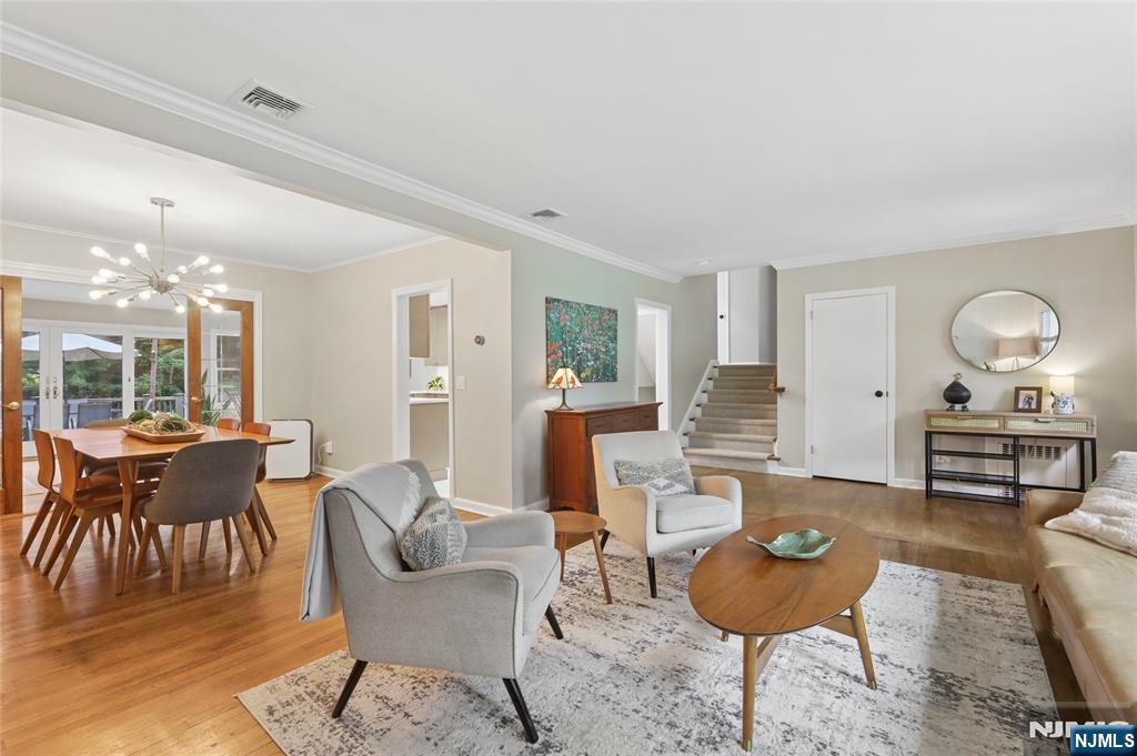 231 Canterbury Drive — photo 6