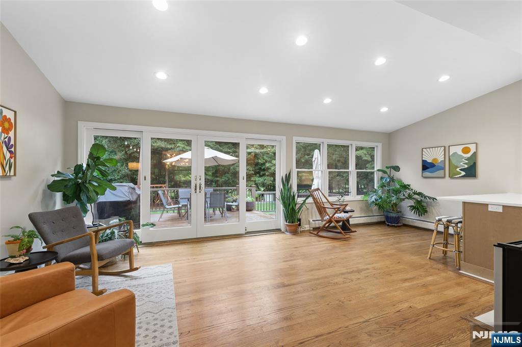 231 Canterbury Drive — photo 10