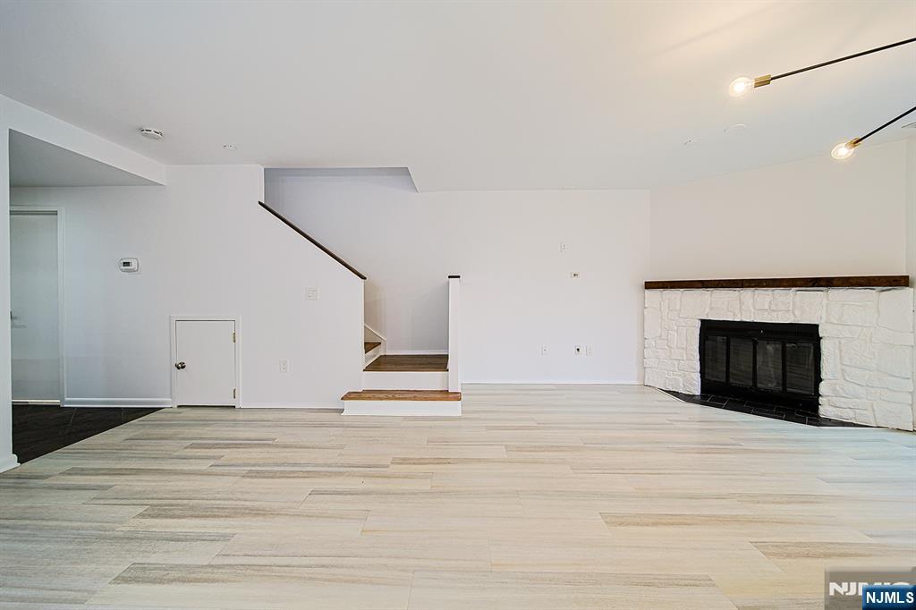 3 Whitman Court 1203 - Photo 3