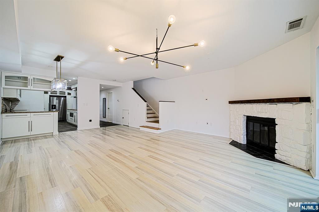 3 Whitman Court 1203 - Photo 4