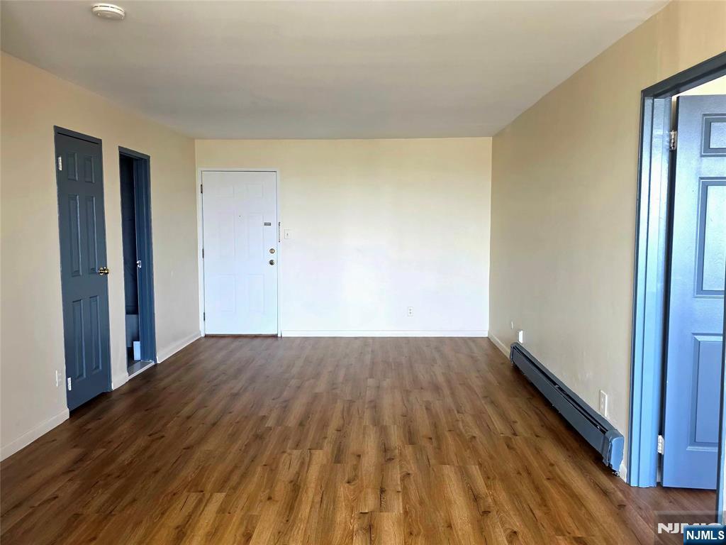 201 12th St #19, Palisades Park, NJ 07650