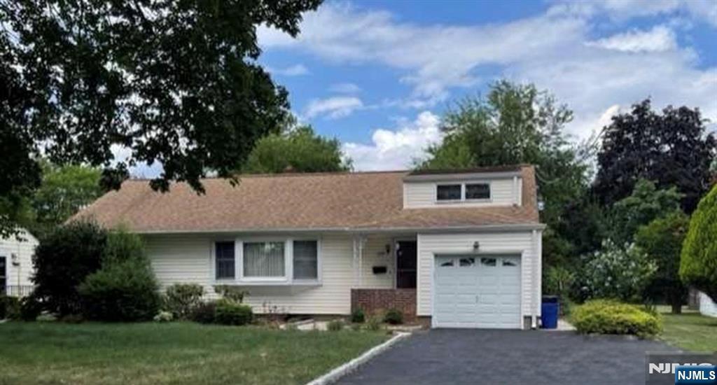 333 Lacey Drive - Photo 1