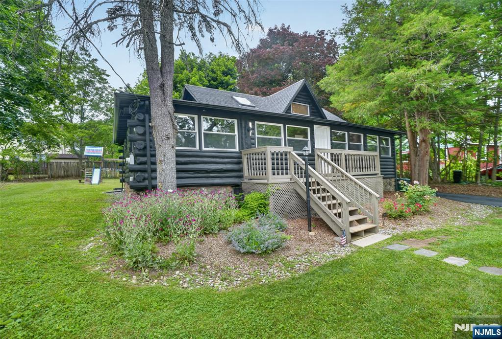 53 Lakeview Drive - Photo 2