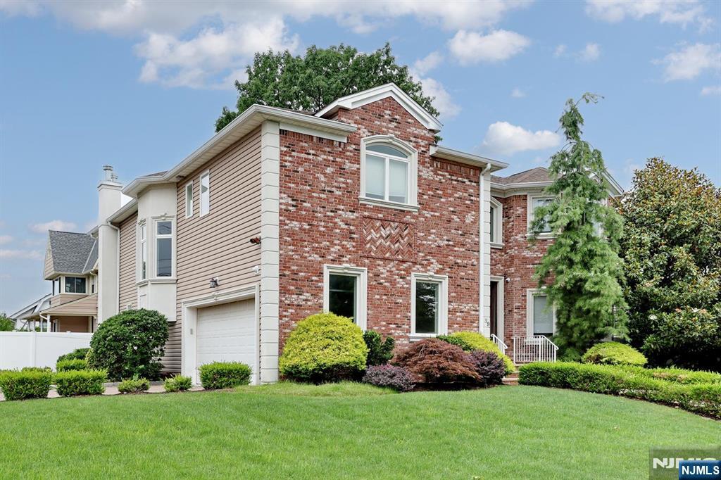 39 Burton Avenue - Photo 2