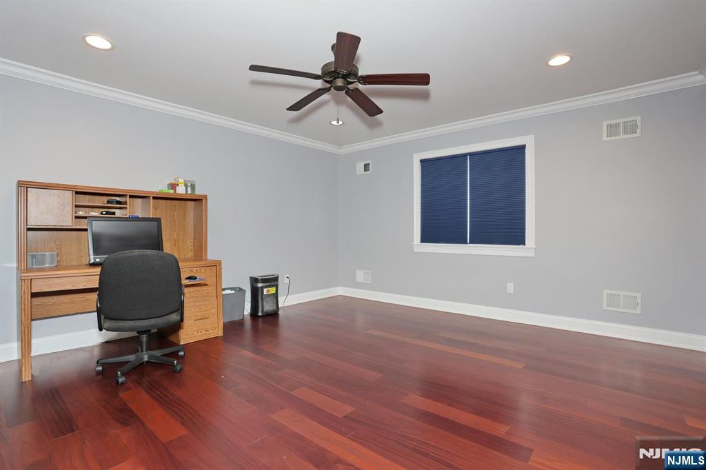 39 Burton Avenue — photo 42