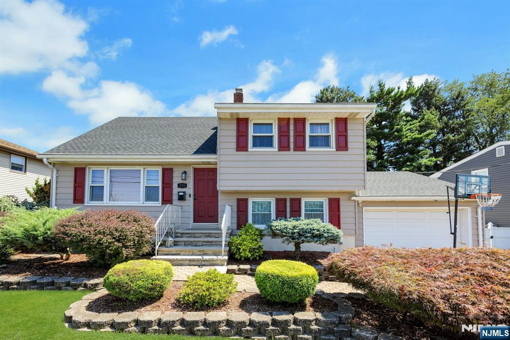 234 Hillside Avenue - Photo 1