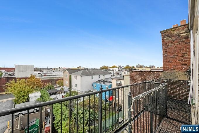 743 Harrison Avenue 5 - Photo 5