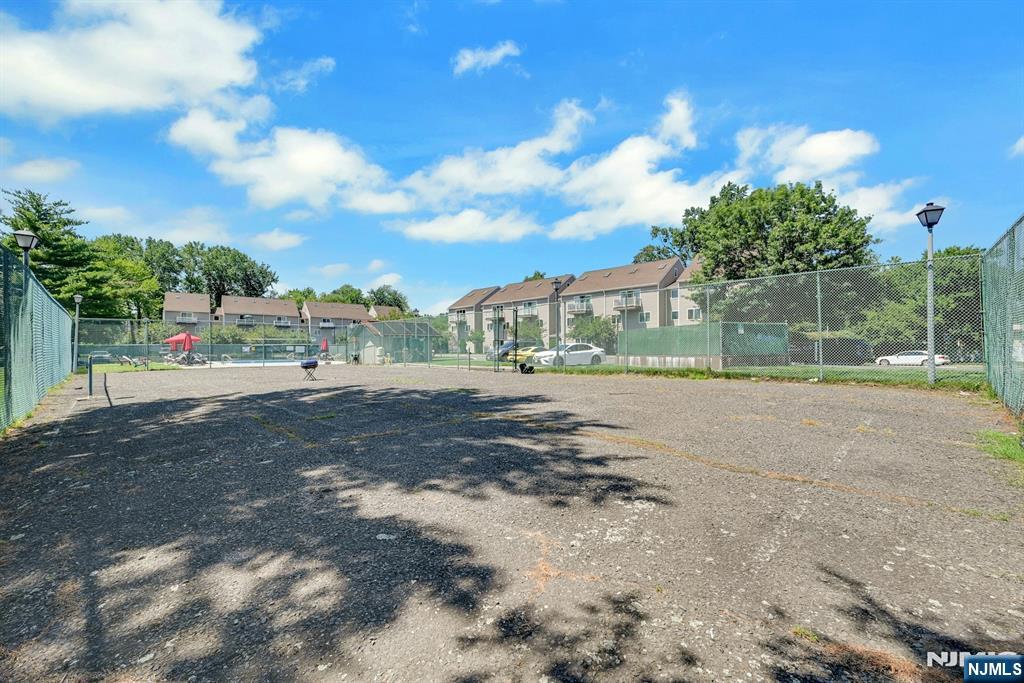 2nd image of 15 Presidential Dr, Englewood, NJ 07631
