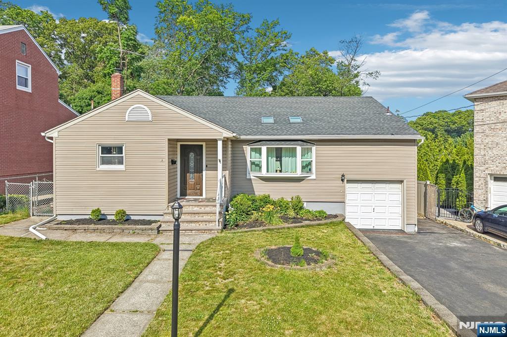 $729,999 Split Level
