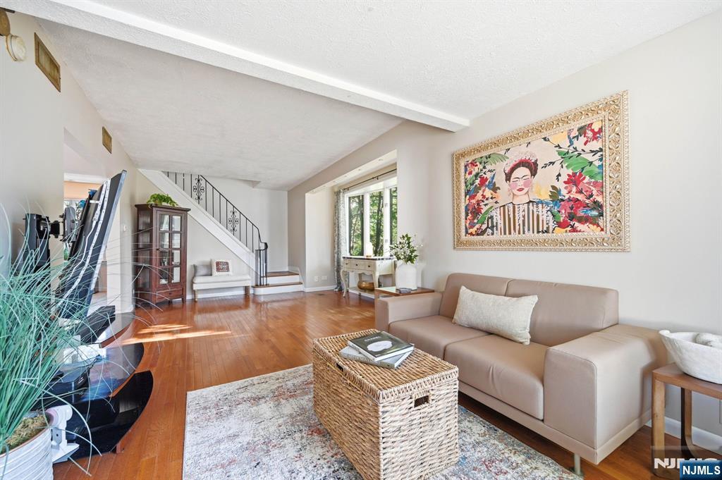 120 Johnson Ave, Bergenfield, NJ 07621