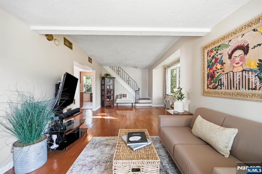 120 Johnson Avenue - Photo 3