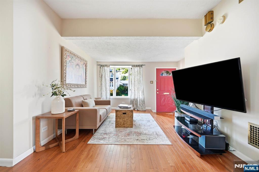 120 Johnson Avenue - Photo 5
