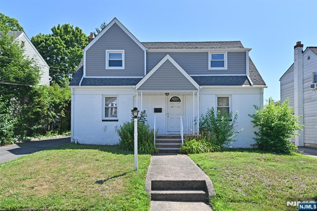 15-11 Parmelee Ave, Fair Lawn, NJ 07410