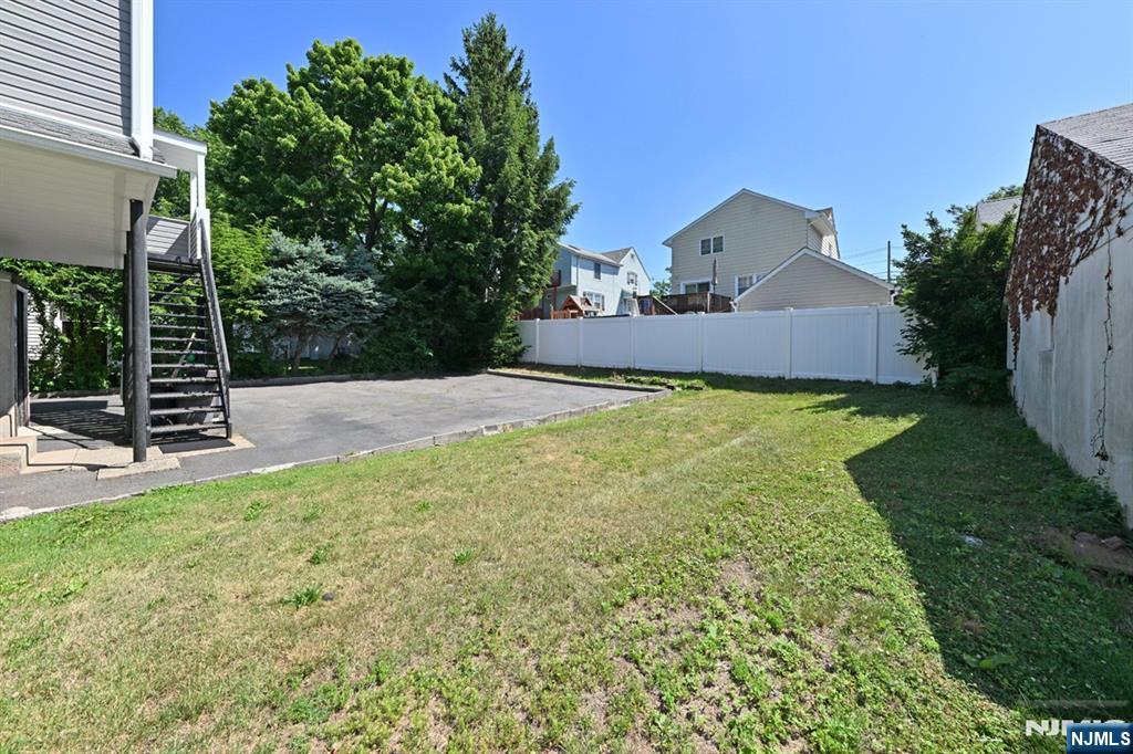 15-11 Parmelee Ave, Fair Lawn, NJ 07410