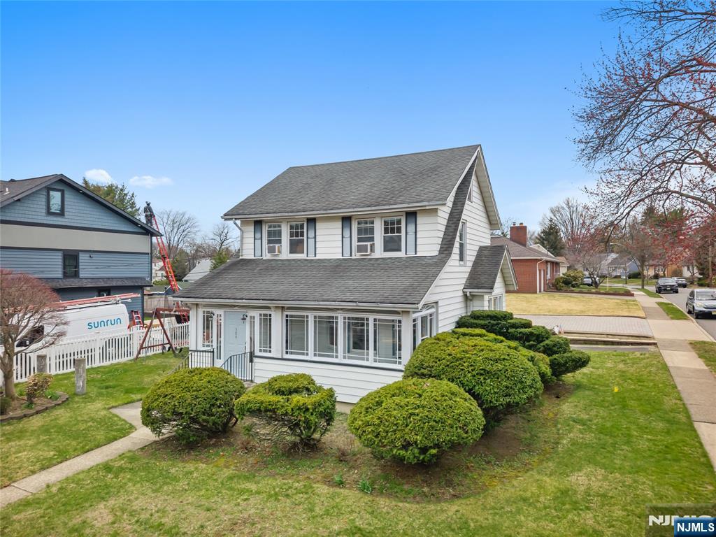 389 Colfax Avenue - Photo 2