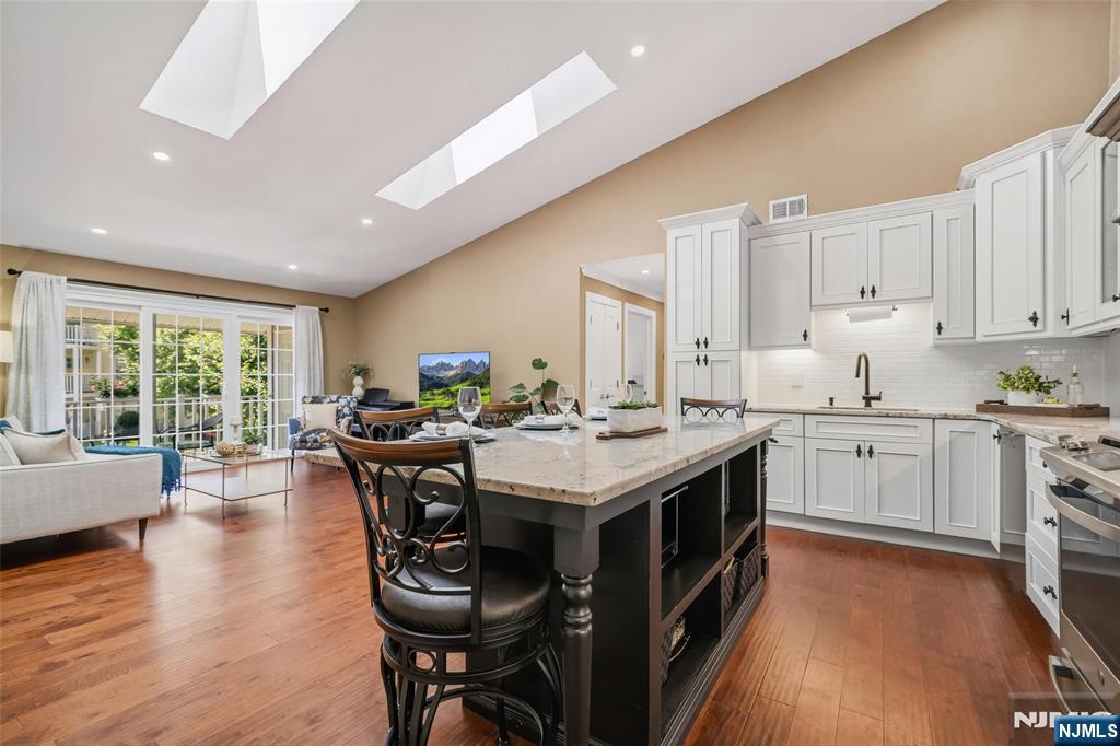 1002 Boxwood Court - Photo 1
