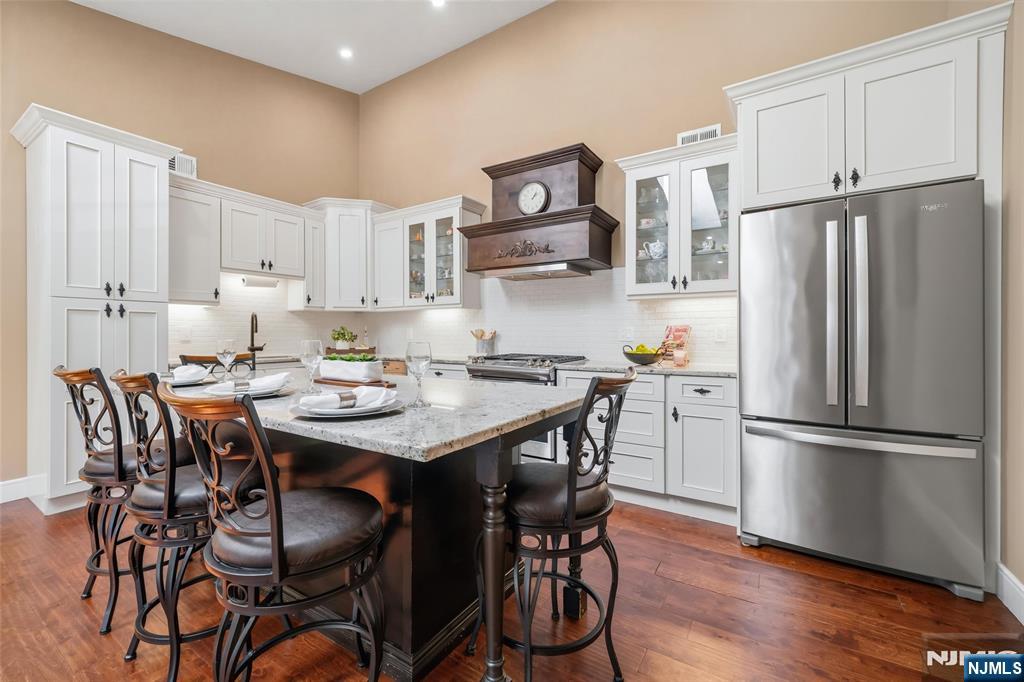 1002 Boxwood Court - Photo 2