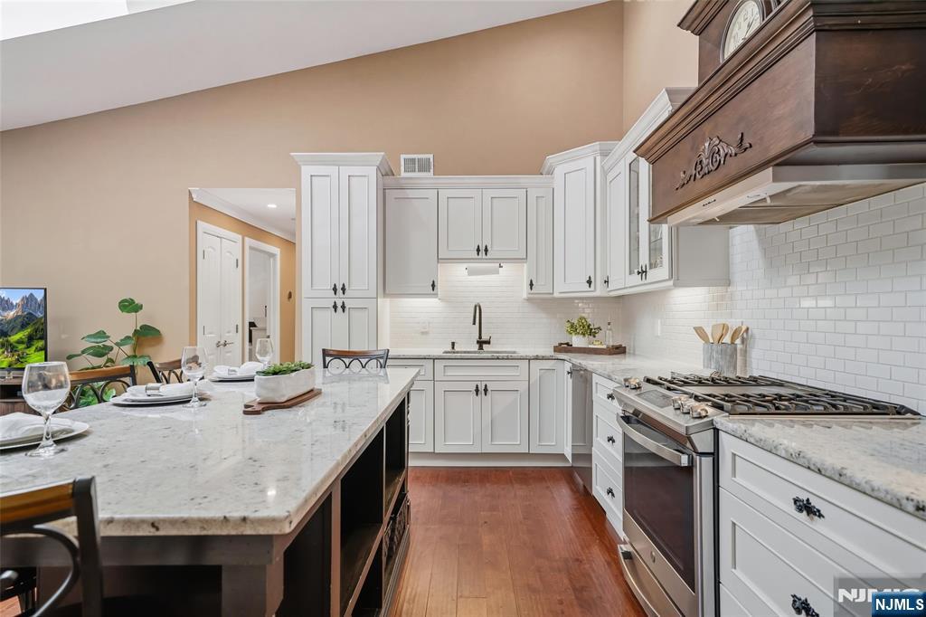 1002 Boxwood Court - Photo 4