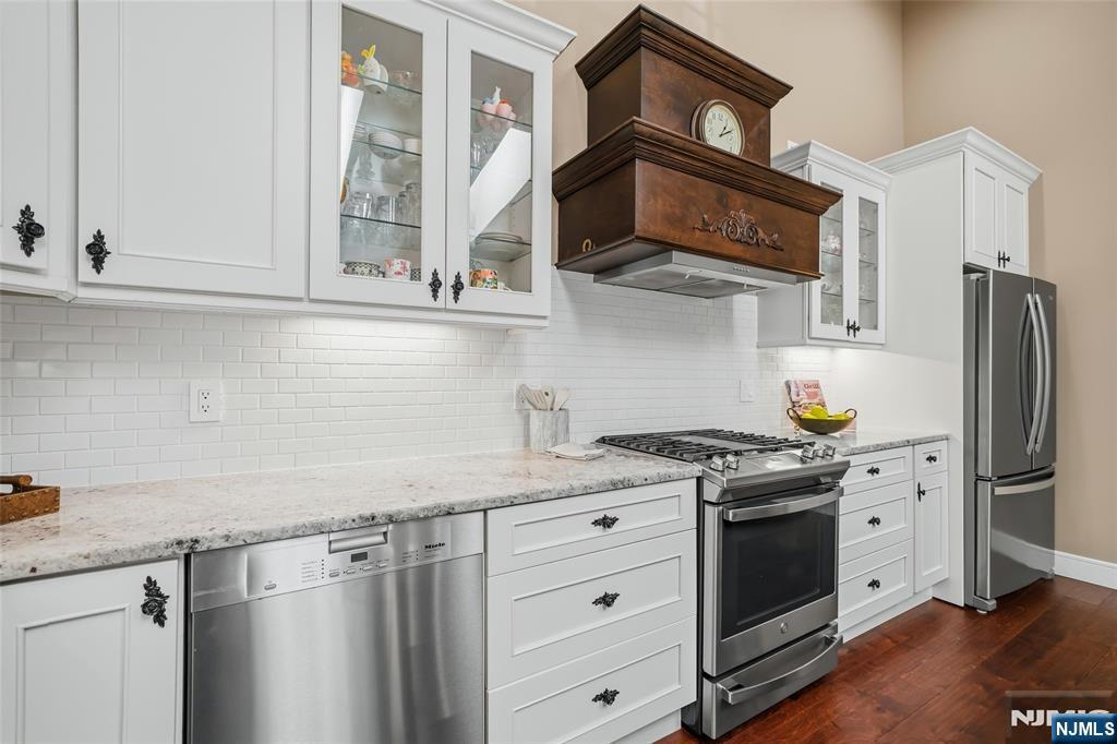 1002 Boxwood Court - Photo 5