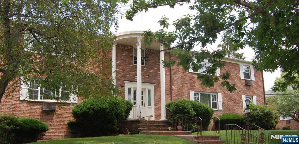 65 Hawthorne Place - Photo 1