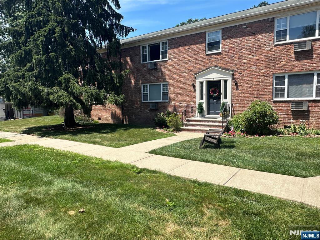 65 Hawthorne Place - Photo 2