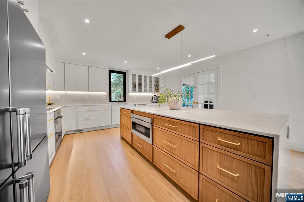 160 Beacon Street — photo 21