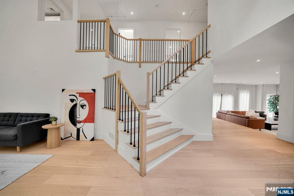 160 Beacon Street — photo 23