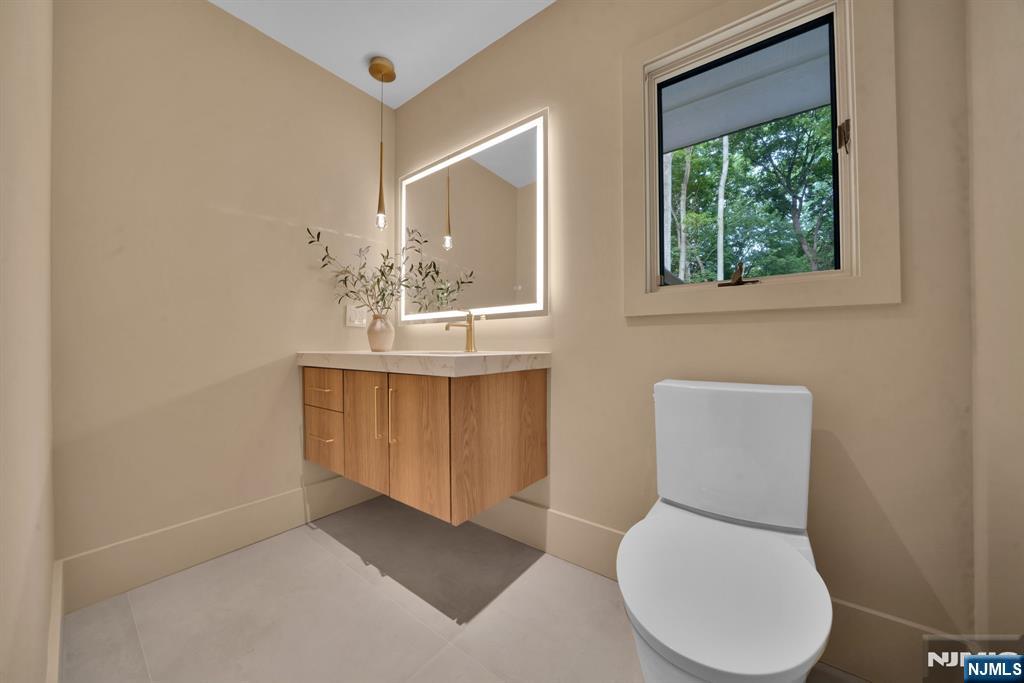 160 Beacon Street — photo 25