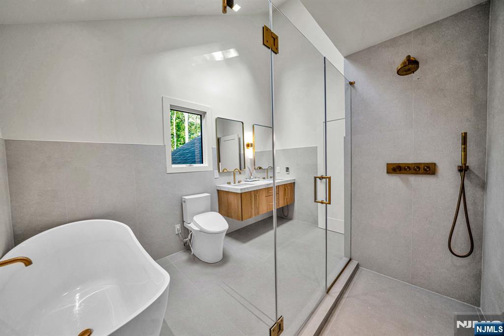 160 Beacon Street — photo 30