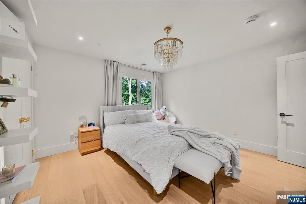 160 Beacon Street — photo 34
