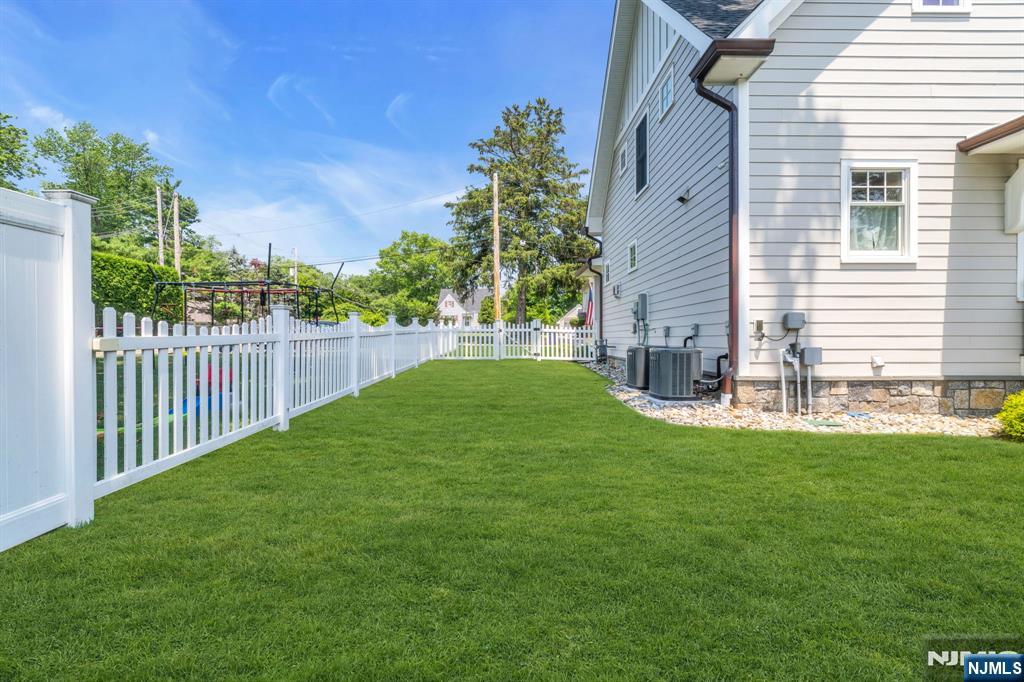 16 Storms Avenue — photo 47