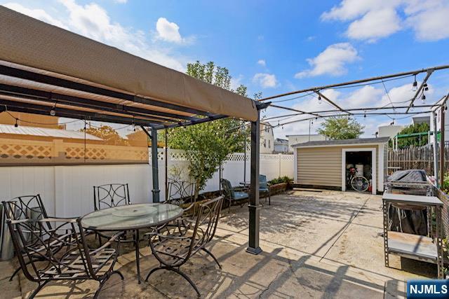 98 Bergen Avenue 1 - Photo 2