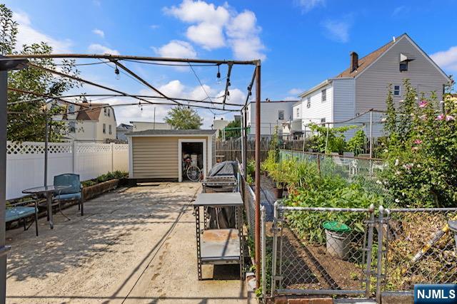 98 Bergen Avenue 1 - Photo 3