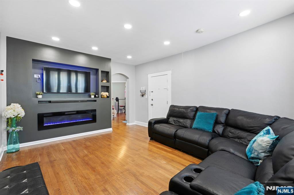 98 Bergen Avenue 1 - Photo 5