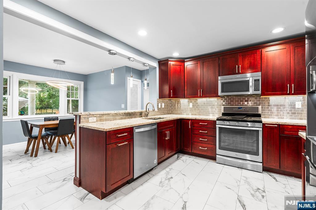 175 Manning Avenue - Photo 9