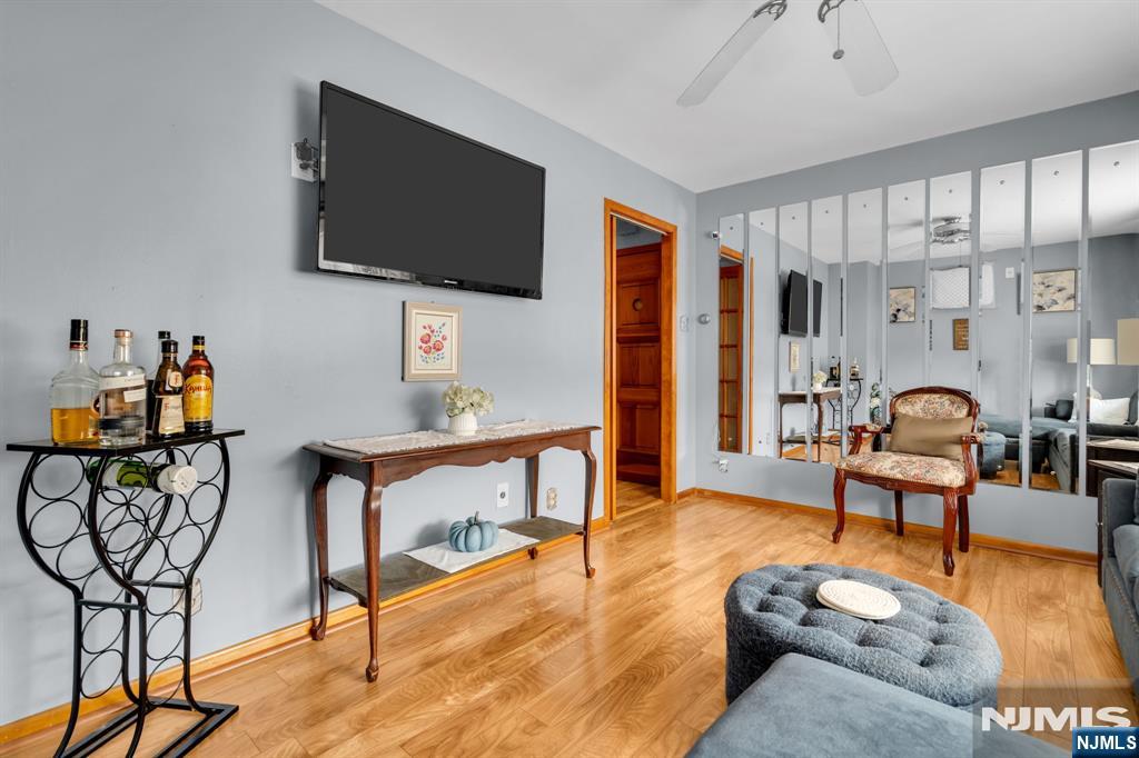 152 Devon Terrace - Photo 4