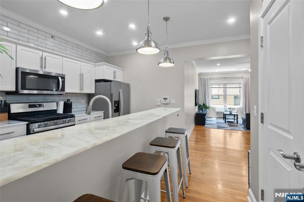 5501 Hudson Avenue 407 - Photo 3
