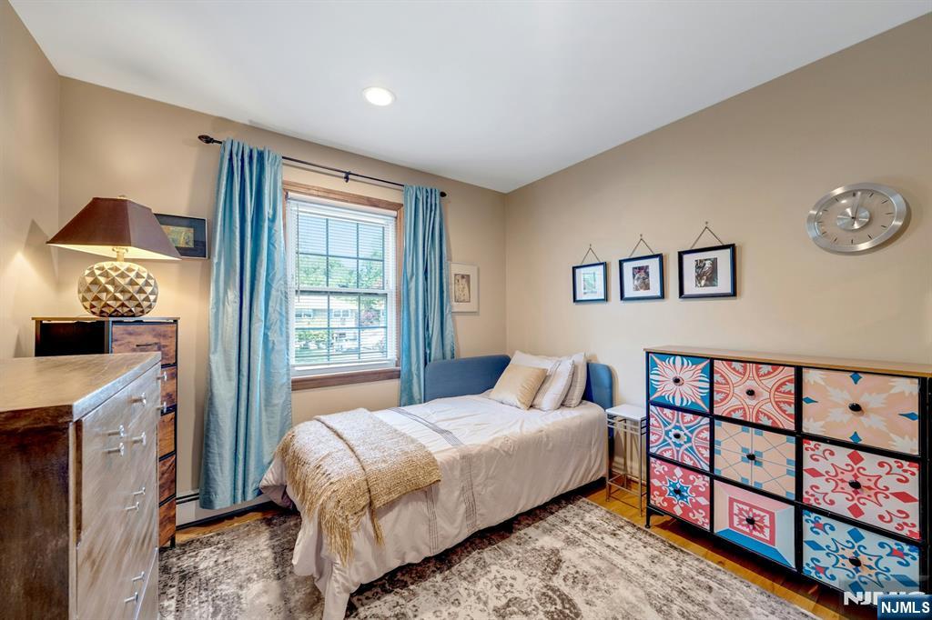15 Sunset Pl, Emerson, NJ 07630