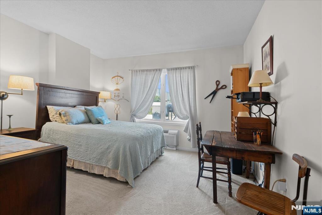 1104 City Pl, Edgewater, NJ 07020