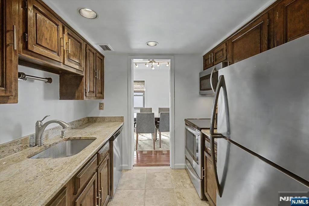 1600 Center Avenue #1 A