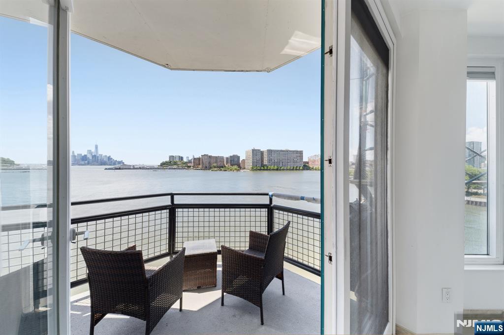 600 Harbor Boulevard 0928 - Photo 2