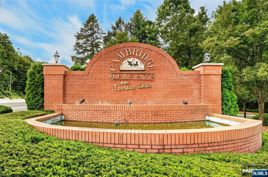 486 Cambridge Drive - Photo 1